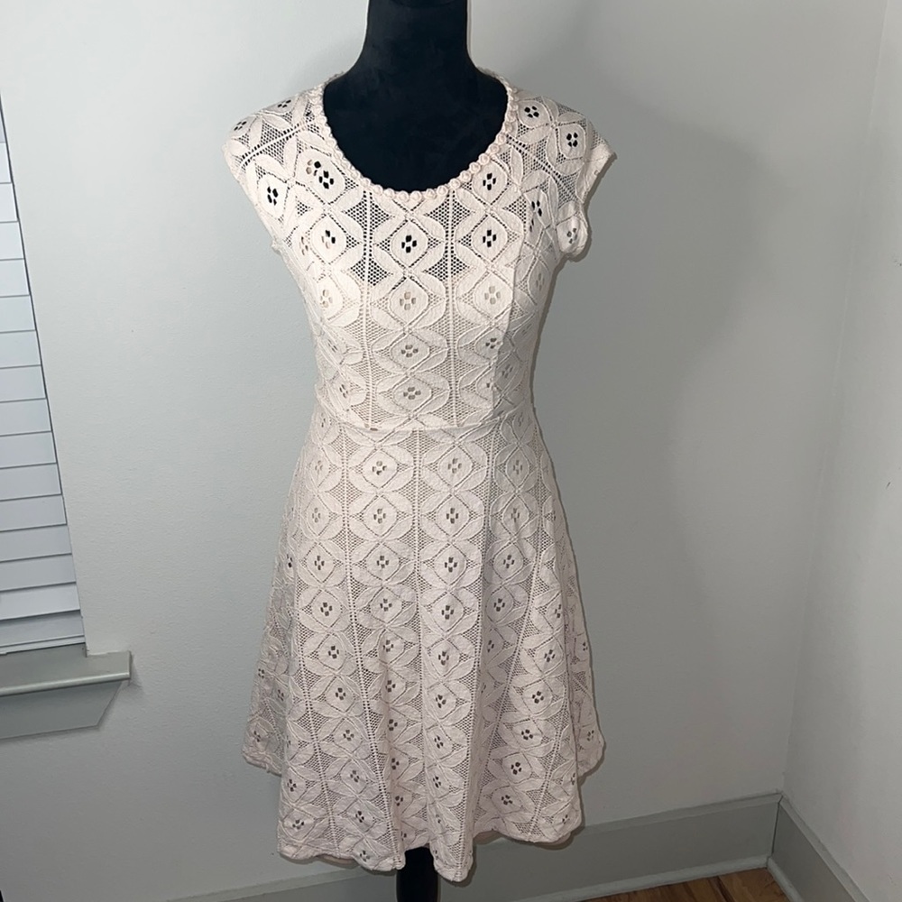 Altar’d State eyelet‎ blush sleeveless fitted silhouette circular skirt dress S